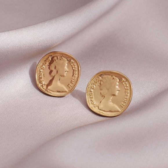 Italy 🇮🇹 Gold Coin Stud Earrings - Picture 1 of 3